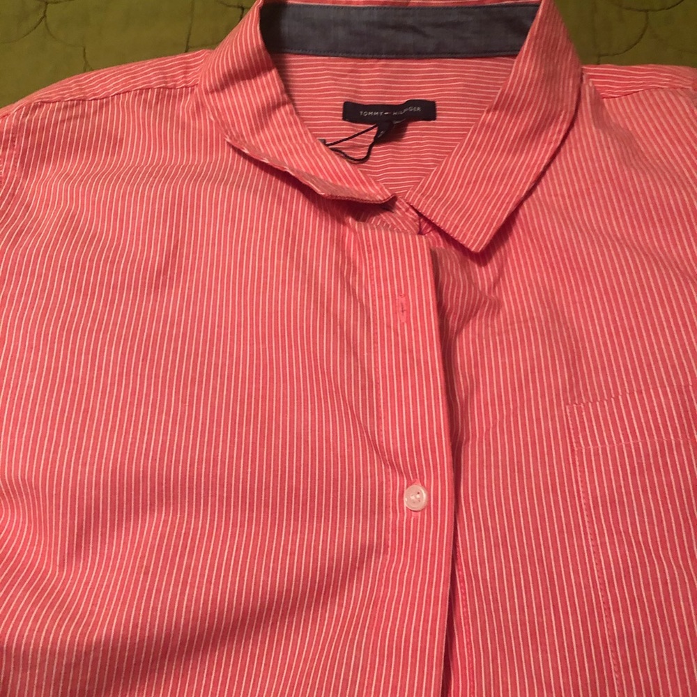 Button Dow blouse By:Tommy Hilfiger